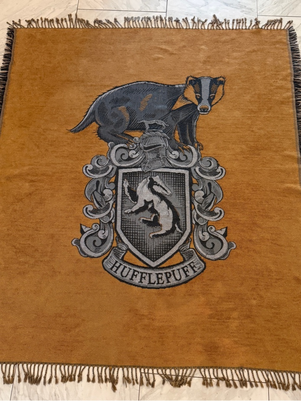 Pottery Barn Teen Harry Potter Hufflepuff Chenille Throw Blanket Tapestry 50x60